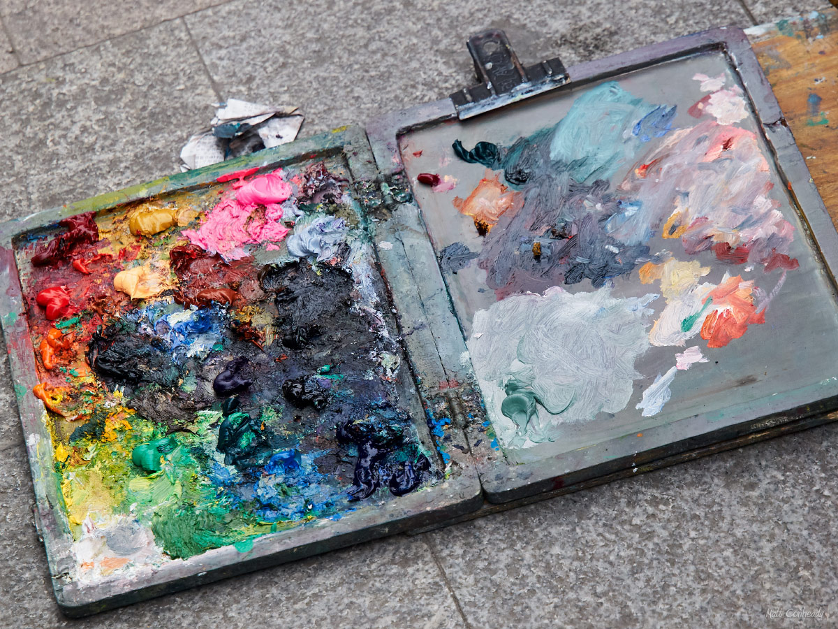 a painters pallet on the street in chengdu