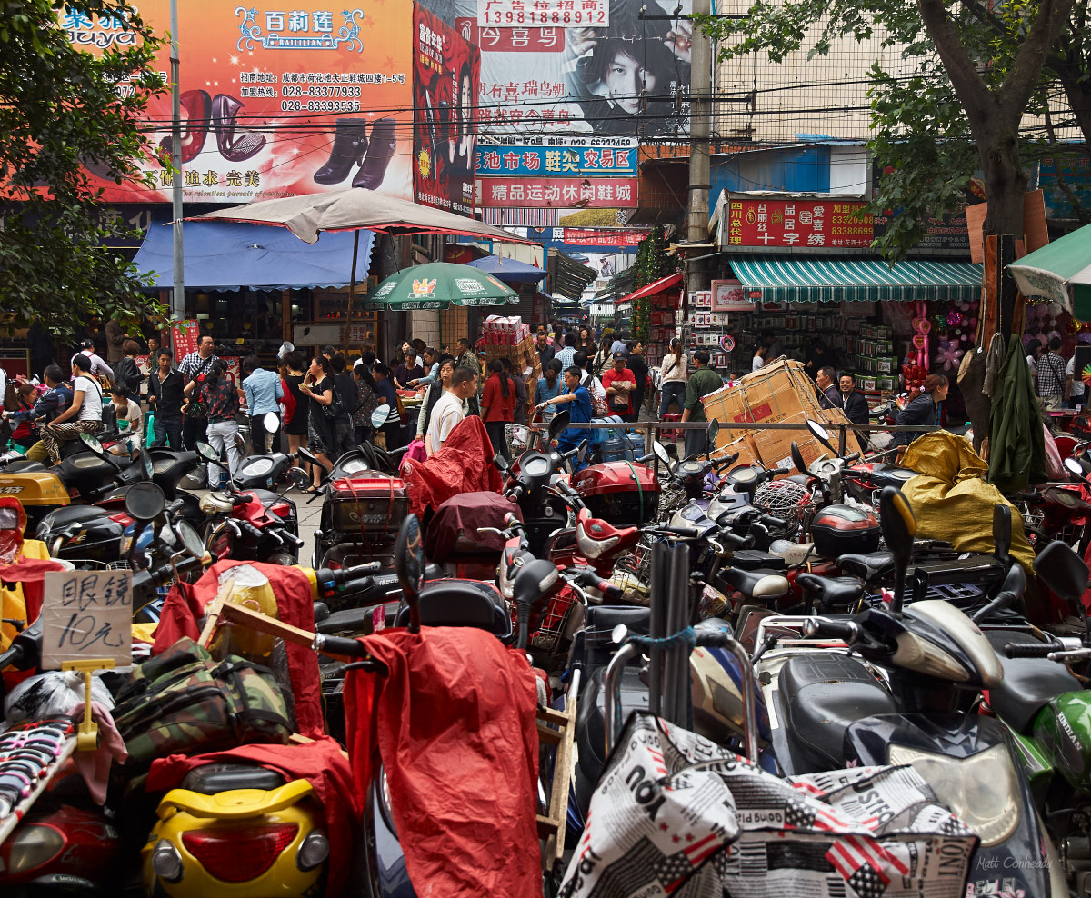 Lotus Pond Market in Chengdu