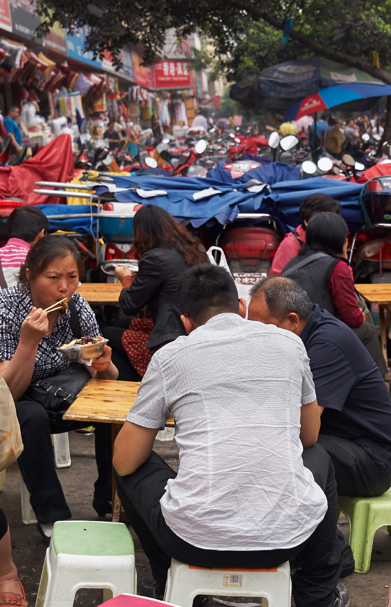 eating at the lotus pond market in chengdu