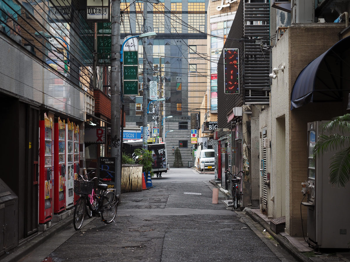 alley in Shinjuku