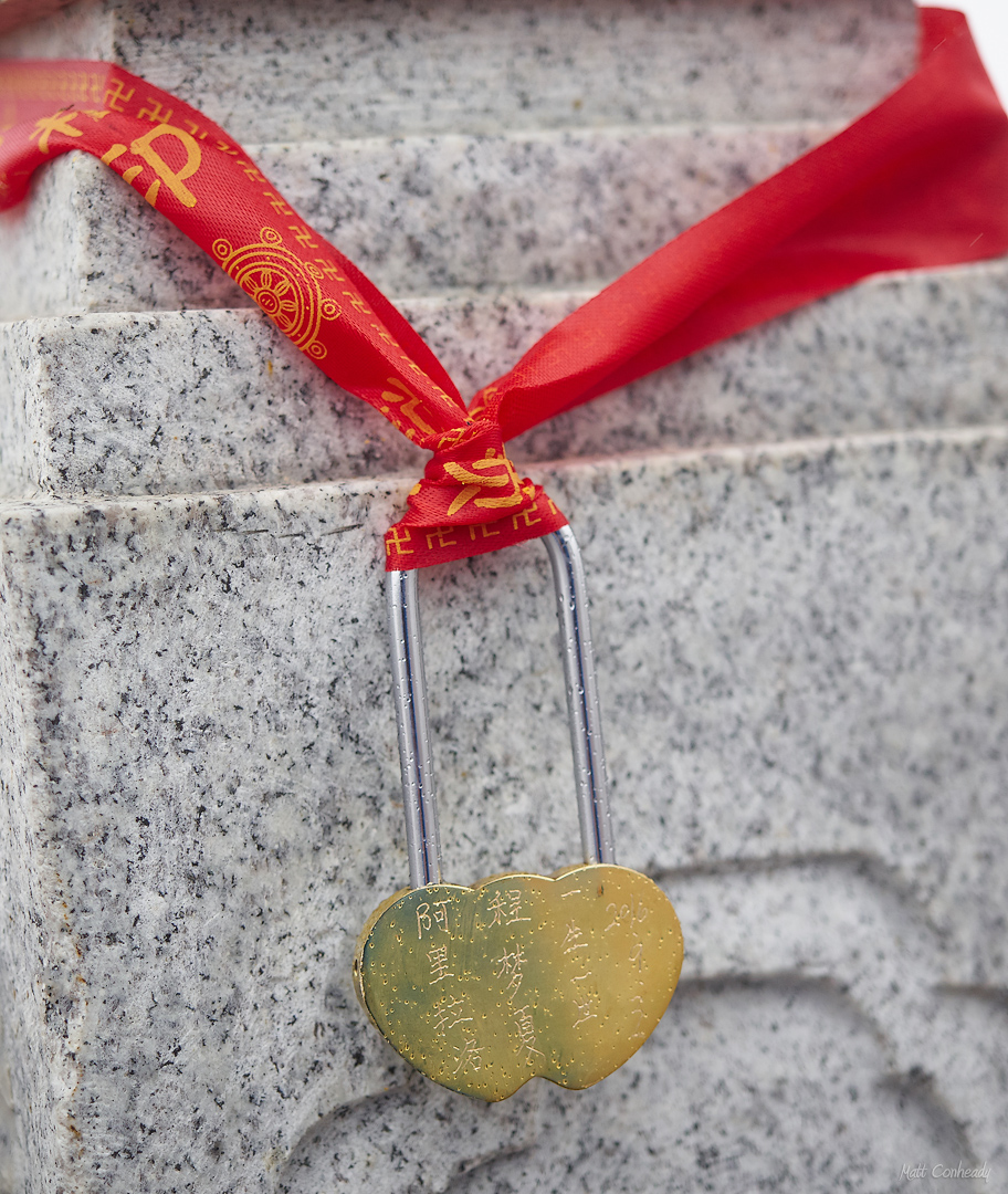 love lock on Mt Emei 