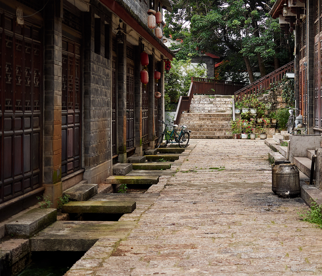  Lijiang Old Town - street scene