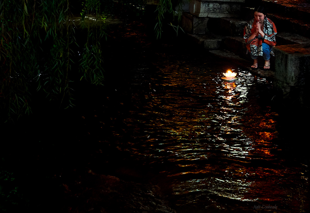 Lijiang old town flower lantern in canal