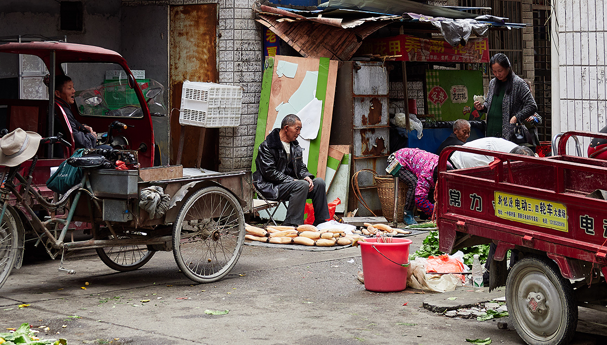 A scene at the Zhangjiajie Open Air Market