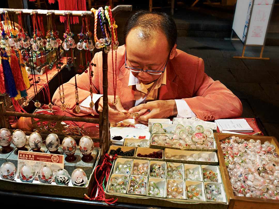 painting inside glass, Jinli Street, china