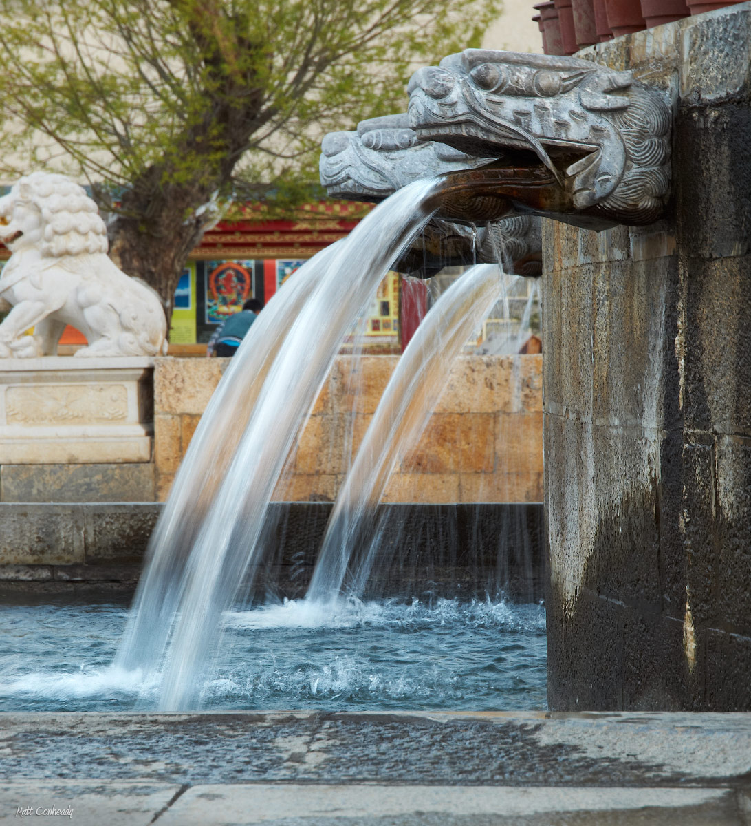 Shangri-la old town fountain